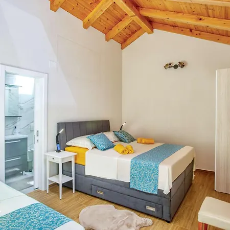 Family Friendly House With A Swimming Pool - 23203 Tatil Evi Murter