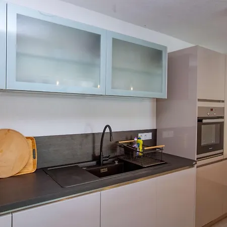 Family Friendly House With A Swimming Pool - 23203 מורטר