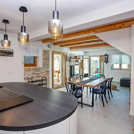 Family Friendly House With A Swimming Pool - 23203 Murter