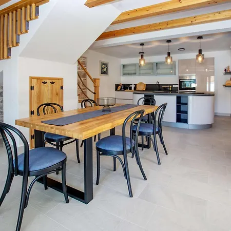 בית נופש Family Friendly House With A Swimming Pool - 23203 *