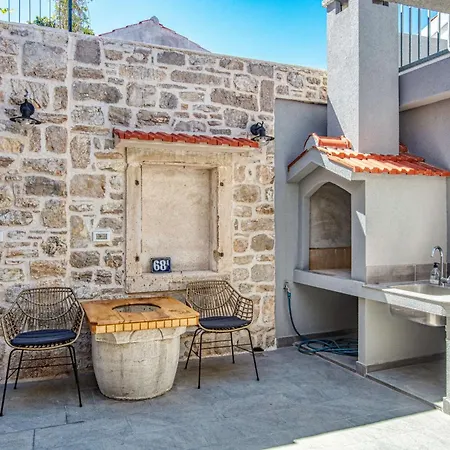 בית נופש Family Friendly House With A Swimming Pool - 23203 *