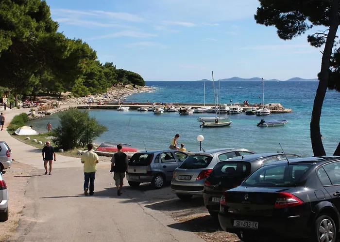 別荘 Family Friendly House With A Swimming Pool - 23203