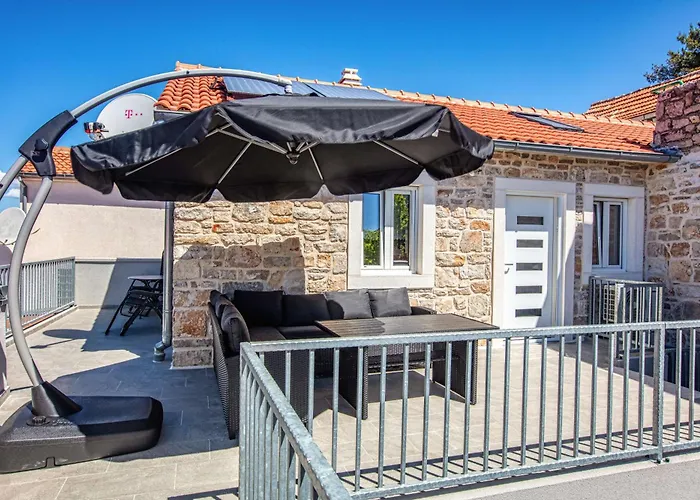 Family Friendly House With A Swimming Pool - 23203 Tatil Evi Murter