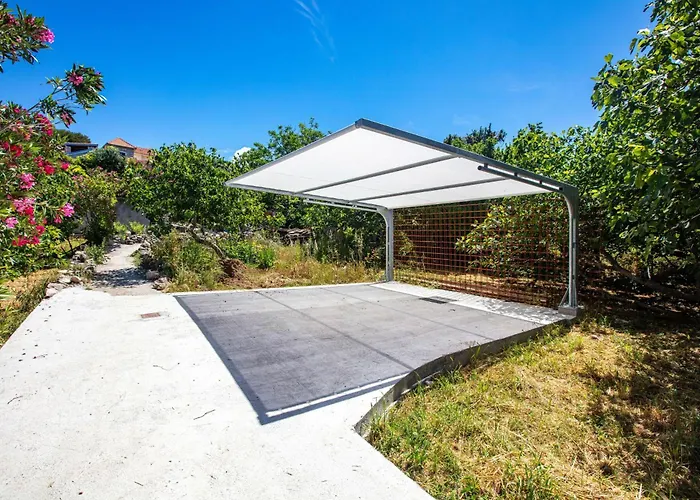 別荘 Family Friendly House With A Swimming Pool - 23203 *