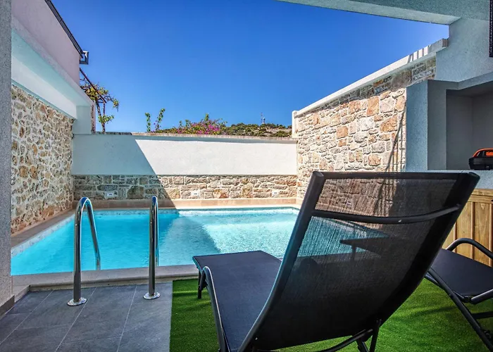 펜션 Family Friendly House With A Swimming Pool - 23203