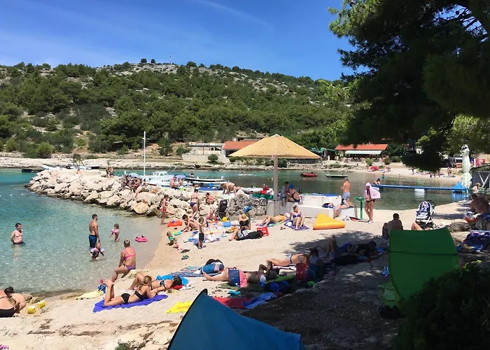 펜션 Family Friendly House With A Swimming Pool - 23203 *